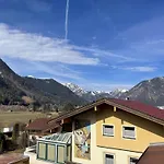 Haus Steinbock 住宿加早餐酒店 毛拉赫